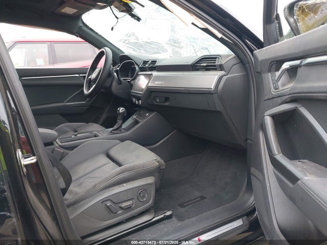 2021 AUDI Q3 WA1DECF37M1076315 Photo 4