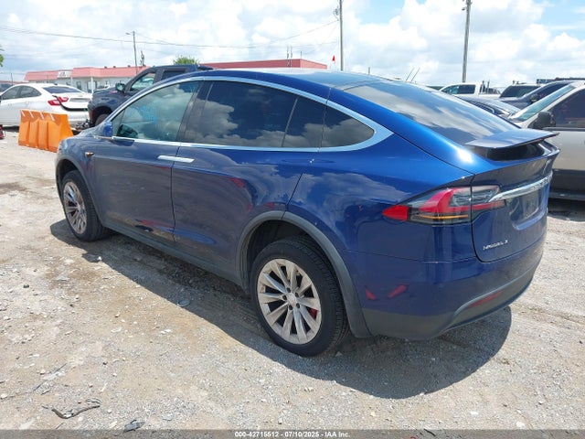 2017 TESLA MODEL X 5YJXCBE49HF053550 Photo 2