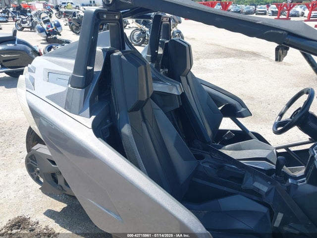 57XAASFA5G5108423 Polaris Slingshot