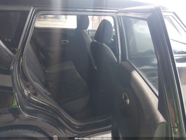 Продажа на аукционе авто 2016 Kia Soul, vin: KNDJN2A2XG7256875, номер лота: 42716044