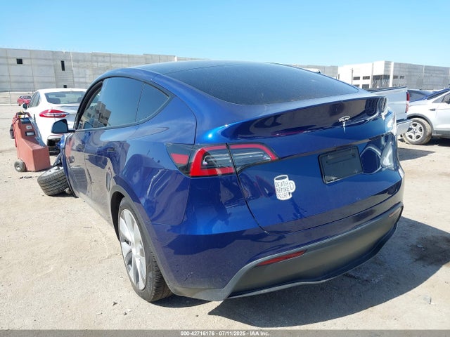 2023 TESLA MODEL Y 7SAYGDEE7PA056121 Photo 2