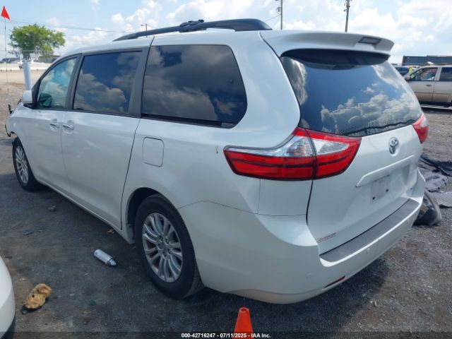 2015 TOYOTA SIENNA 5TDYK3DC5FS623932 Photo 2