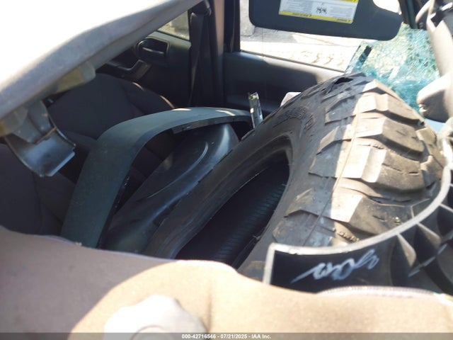 2013 JEEP WRANGLER UNLIMITED 1C4BJWDG7DL654577 Photo 4