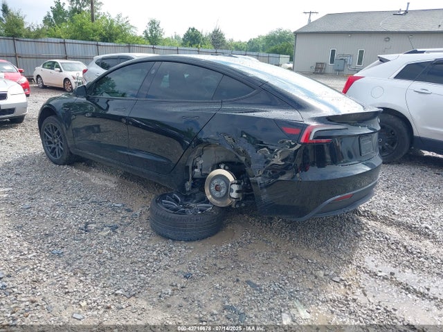 2025 TESLA MODEL 3 5YJ3E1EA7SF893732 Photo 2