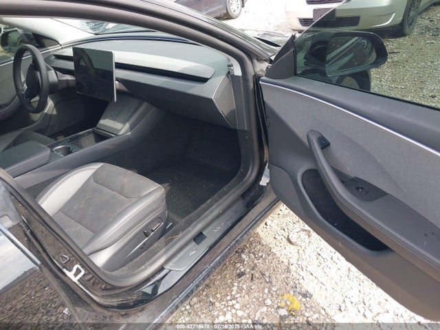 2025 TESLA MODEL 3 5YJ3E1EA7SF893732 Photo 4