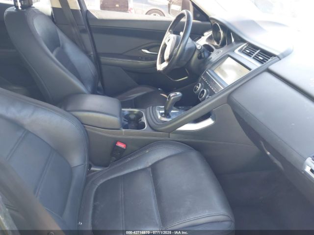 2018 JAGUAR E-PACE SADFJ2FX1J1Z14653 Photo 4