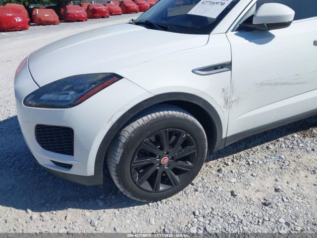 2018 JAGUAR E-PACE SADFJ2FX1J1Z14653 Photo 5
