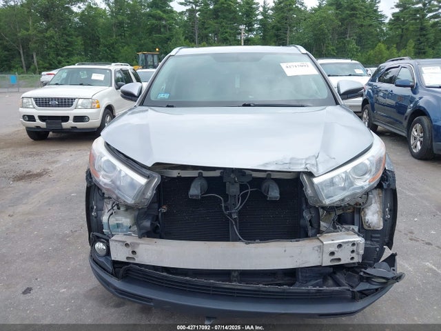 Toyota 2gr-fe 2016 5TDJKRFH0GS328798 Image 13