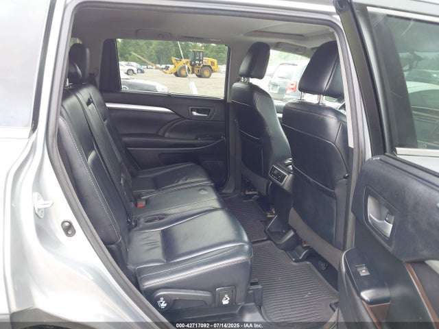 Toyota 2gr-fe 2016 5TDJKRFH0GS328798 Image 8