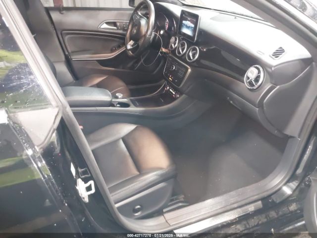 2015 MERCEDES-BENZ CLA 250 WDDSJ4GB0FN248061 Photo 4