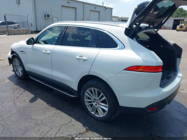 2018 JAGUAR F-PACE SADCK2FX2JA249777 Photo 2