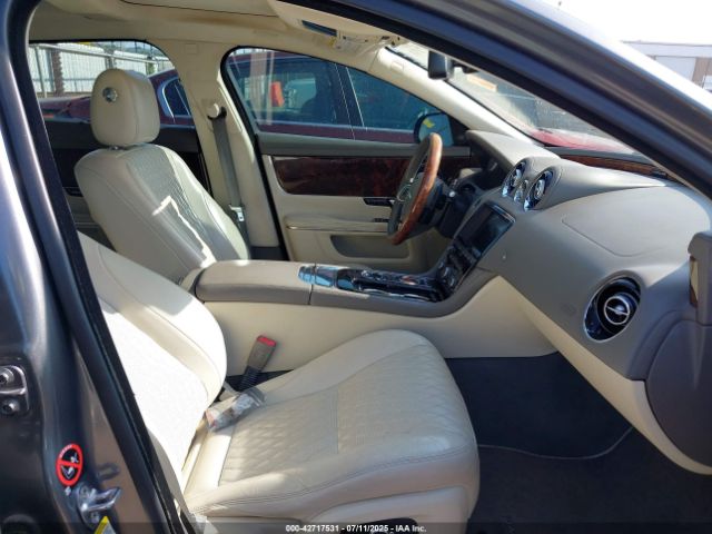 2016 JAGUAR XJ SAJWA2GE3GMV94530 Photo 4