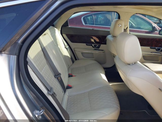 2016 JAGUAR XJ SAJWA2GE3GMV94530 Photo 7