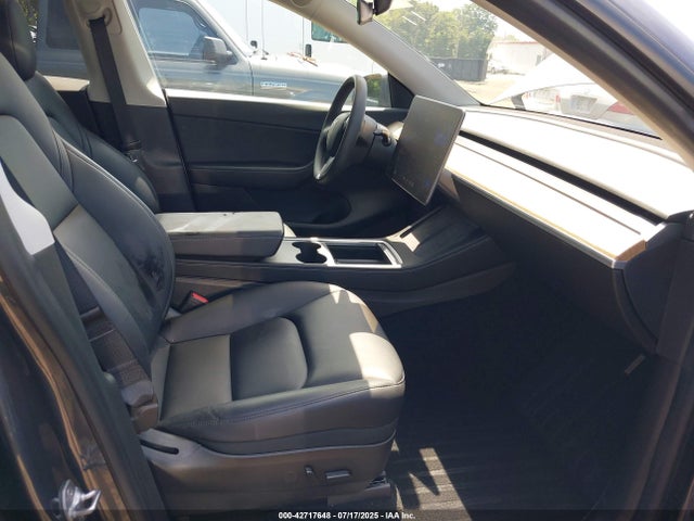 2021 TESLA MODEL Y 5YJYGDEE2MF242063 Photo 4
