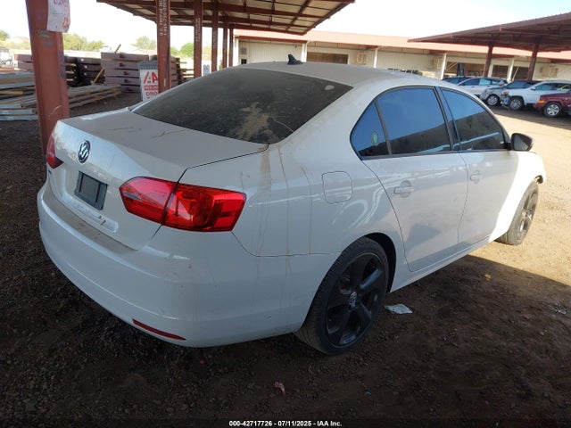 3VWD17AJXEM226644 Volkswagen 2014