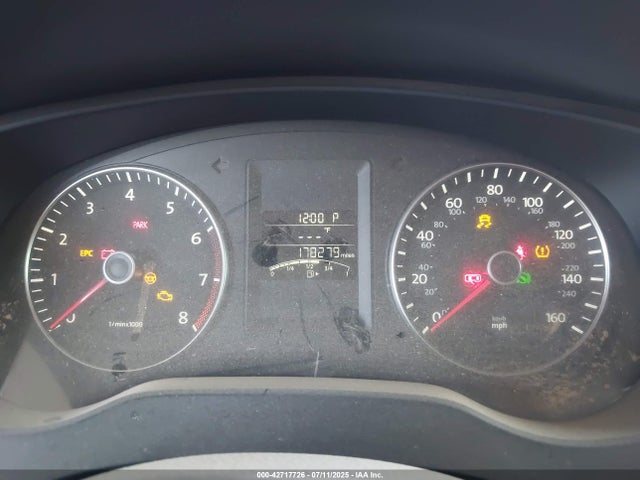 3VWD17AJXEM226644 Volkswagen 2014