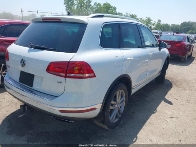 2016 VOLKSWAGEN TOUAREG WVGEF9BP6GD006015 Photo 3