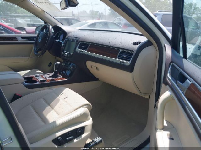 2016 VOLKSWAGEN TOUAREG WVGEF9BP6GD006015 Photo 4