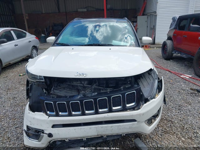 Jeep Compass 2018 3C4NJCCB1JT188498 Image 12