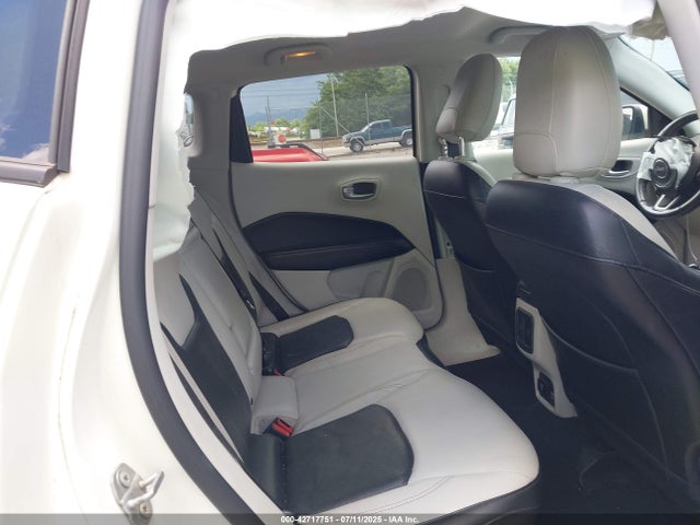 Jeep Compass 2018 3C4NJCCB1JT188498 Image 8