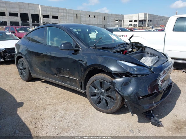 2025 TESLA MODEL Y 7SAYGDEDXSA347101 Photo 0