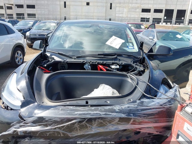 2025 TESLA MODEL Y 7SAYGDEDXSA347101 Photo 9