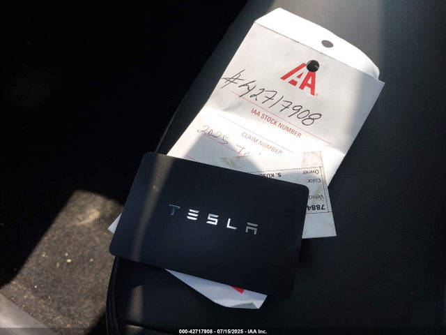 2025 TESLA MODEL Y 7SAYGDEDXSA347101 Photo 10