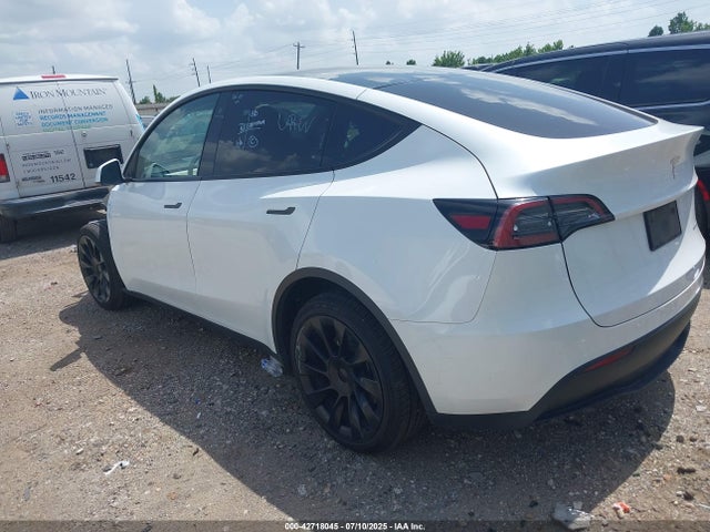 2023 TESLA MODEL Y 7SAYGDEE8PA044303 Photo 2