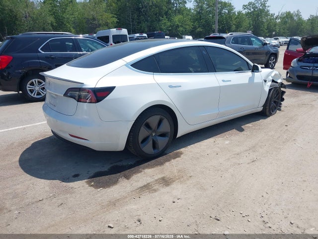Tesla 2018 2018 5YJ3E1EA0JF019639 Image 4