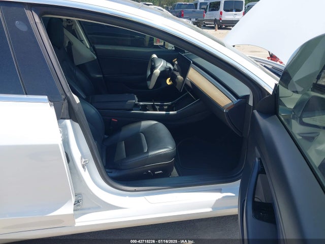Tesla 2018 2018 5YJ3E1EA0JF019639 Image 5
