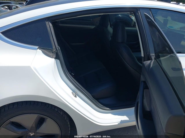 Tesla 2018 2018 5YJ3E1EA0JF019639 Image 8