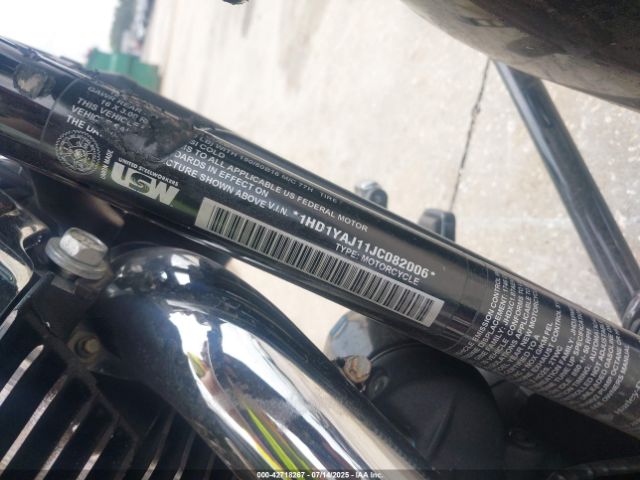 2018 HARLEY-DAVIDSON FLHC 1HD1YAJ11JC082006 Photo 9