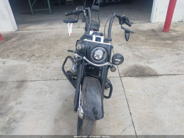 2018 HARLEY-DAVIDSON FLHC 1HD1YAJ11JC082006 Photo 4