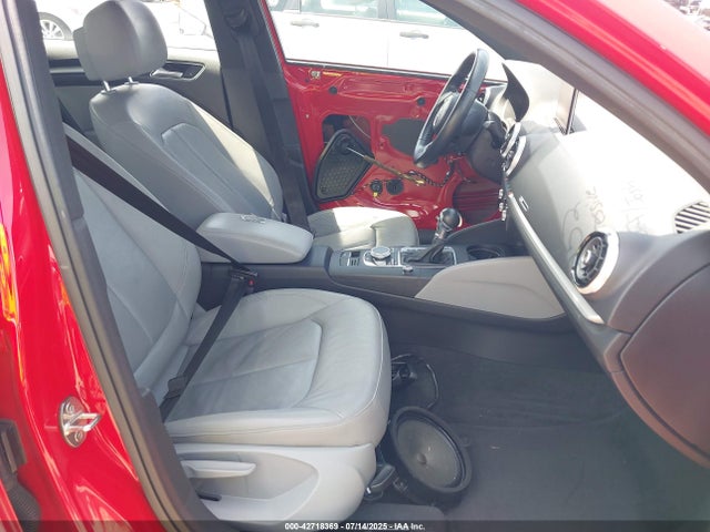 2018 AUDI A3 WAUAUGFF0J1090398 Photo 4