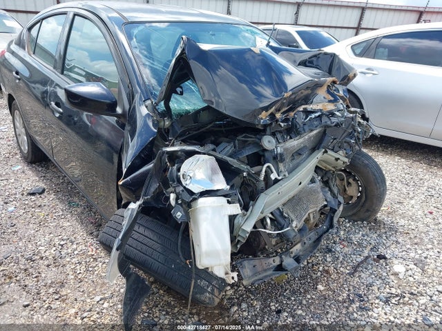 3N1CN7AP7JL863257 Nissan Versa