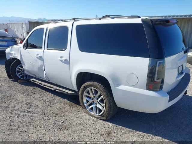 2014 GMC YUKON XL 1500 1GKS2KE77ER234731 Photo 2