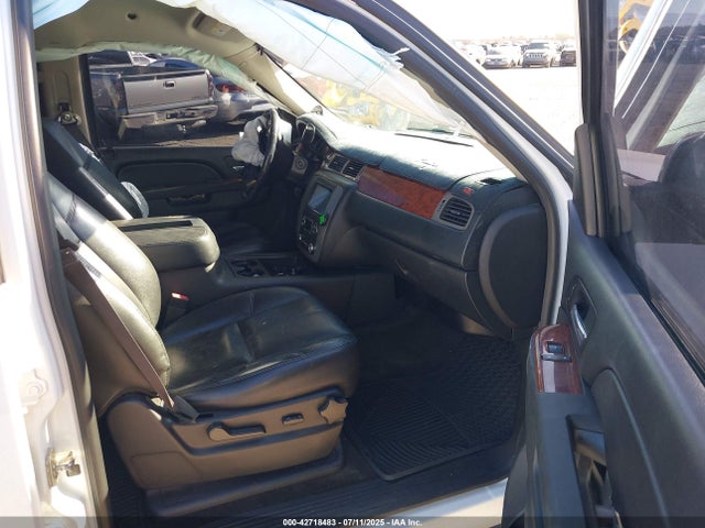 2014 GMC YUKON XL 1500 1GKS2KE77ER234731 Photo 4