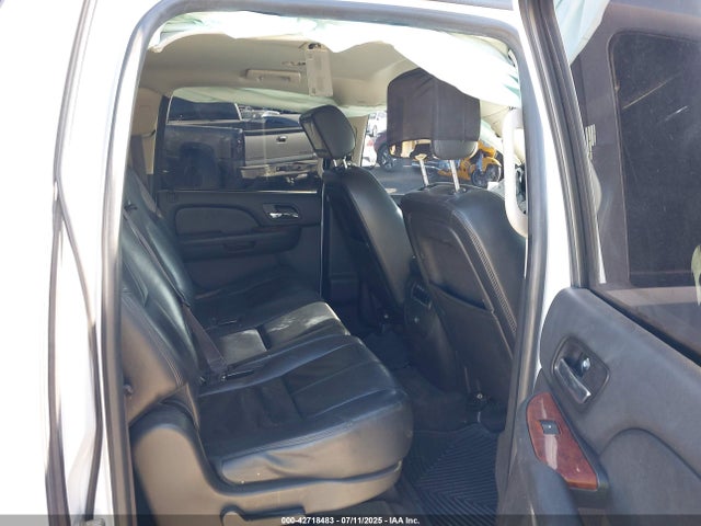 2014 GMC YUKON XL 1500 1GKS2KE77ER234731 Photo 7