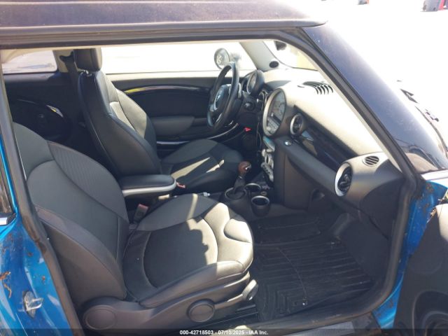 2008 MINI COOPER S CLUBMAN WMWMM33508TP88302 Photo 4