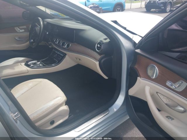 2017 MERCEDES-BENZ E 300 WDDZF4JB5HA049722 Photo 4