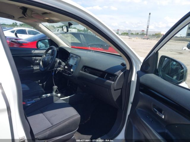 2020 MITSUBISHI OUTLANDER JA4AD2A3XLZ047849 Photo 4