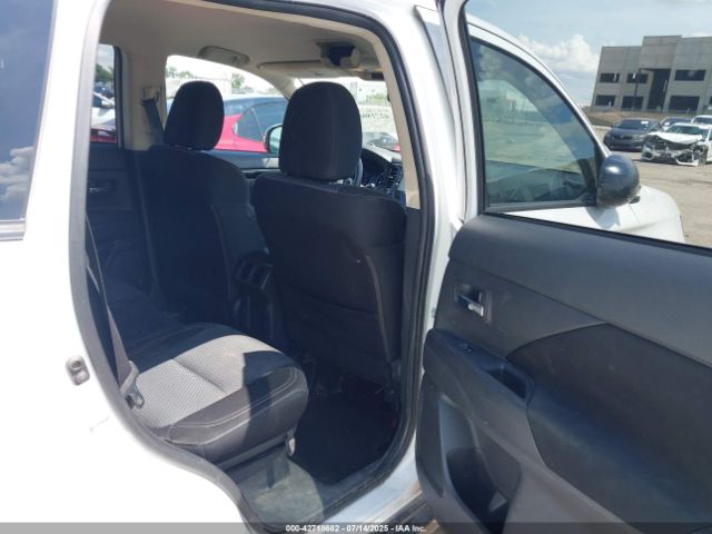 2020 MITSUBISHI OUTLANDER JA4AD2A3XLZ047849 Photo 7