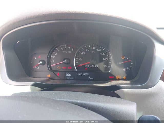 2011 CADILLAC DTS 1G6KH5E67BU117181 Photo 6