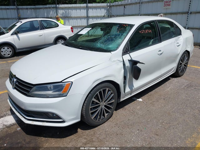 3VWD17AJ0FM400268 Volkswagen 2015