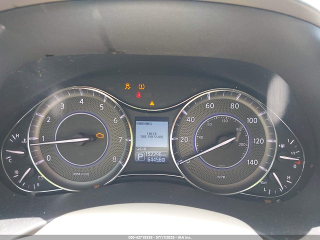 JN8AZ2NF9F9574527 Infiniti 2015