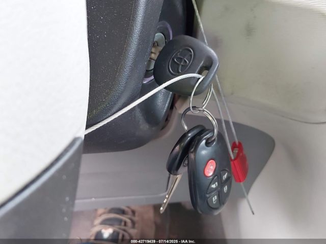 2011 TOYOTA SIENNA 5TDKK3DC5BS011438 Photo 10
