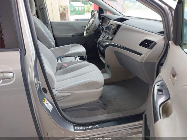 2011 TOYOTA SIENNA 5TDKK3DC5BS011438 Photo 4