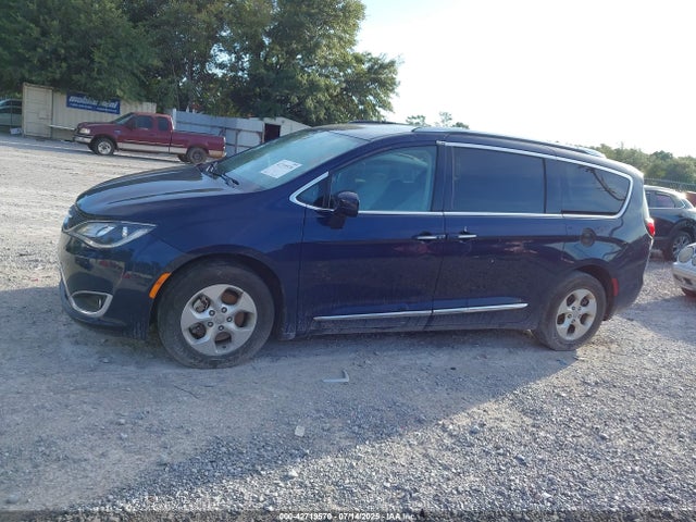 2C4RC1EG0HR650362 Chrysler 2017