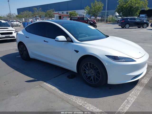 2025 TESLA MODEL 3 5YJ3E1EB3SF914858 Photo 0