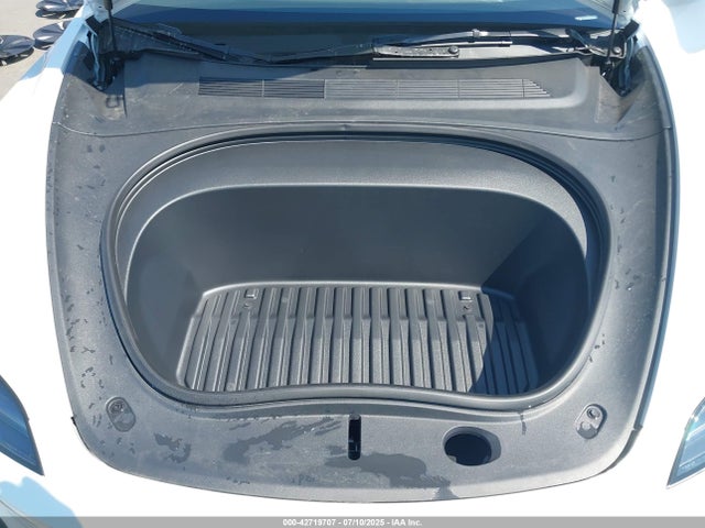 2025 TESLA MODEL 3 5YJ3E1EB3SF914858 Photo 9